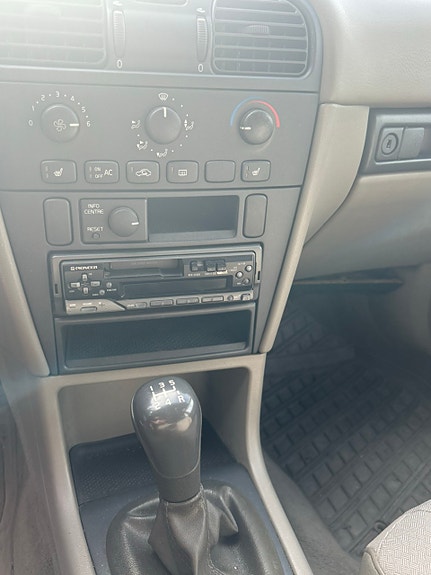 Volvo V40 8 of 13