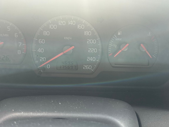 Volvo V40 11 of 13