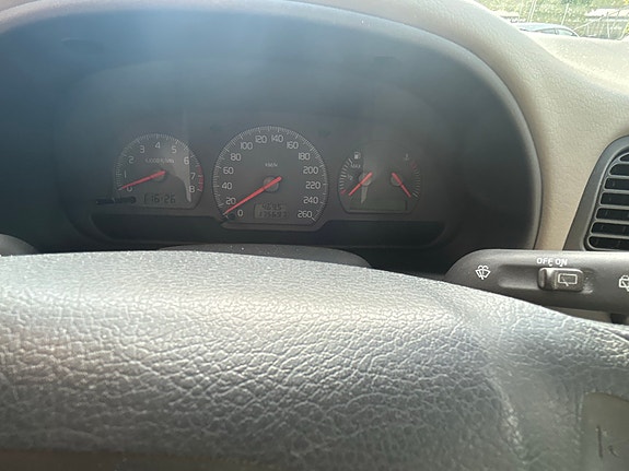 Volvo V40 9 of 13