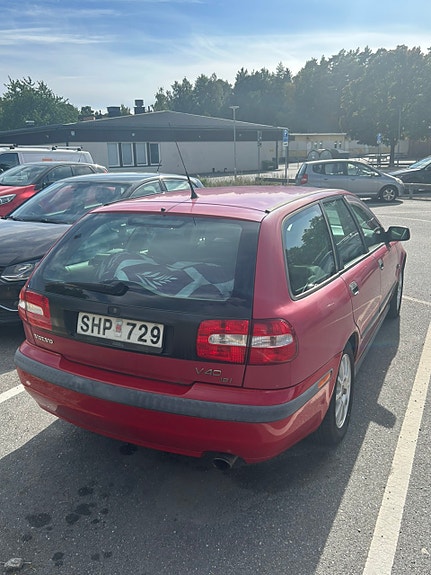 Volvo V40 6 of 13