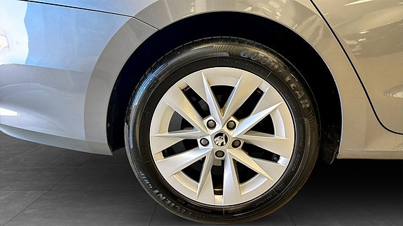 Skoda Octavia 6 of 13