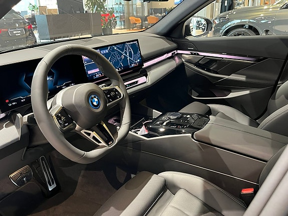 BMW i5 8 of 20