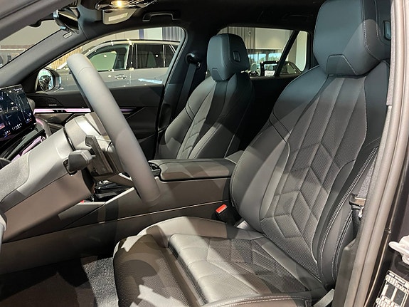 BMW i5 7 of 20