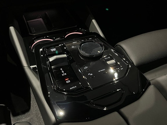BMW i5 14 of 20