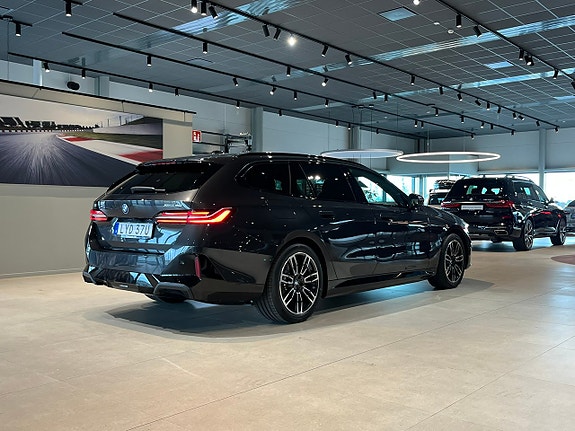 BMW i5 4 of 20
