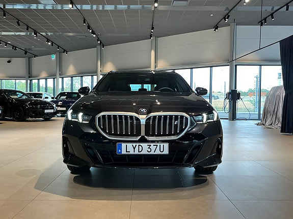 BMW i5 2 of 20