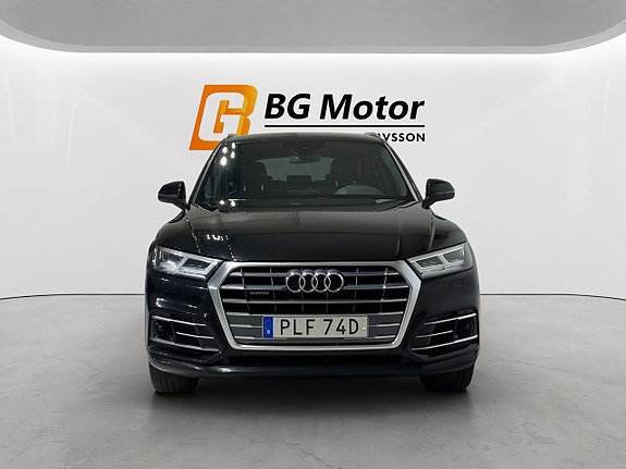 Audi Q5 2 of 20