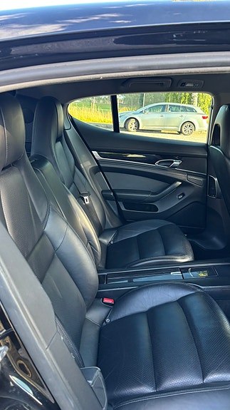Porsche Panamera 11 of 12