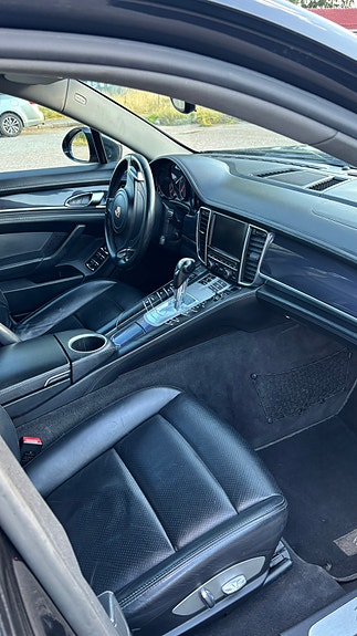 Porsche Panamera 8 of 12