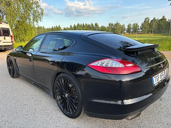 Porsche Panamera 3 of 12