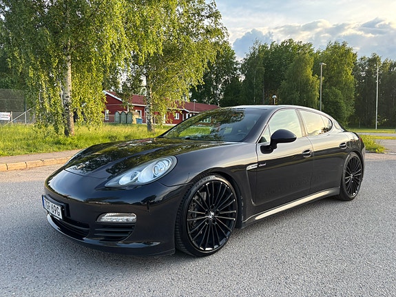 Porsche Panamera 2 of 12