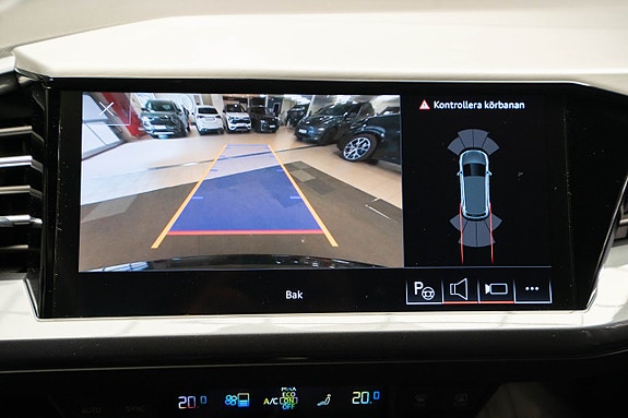 Audi Q4 e-tron 12 of 23