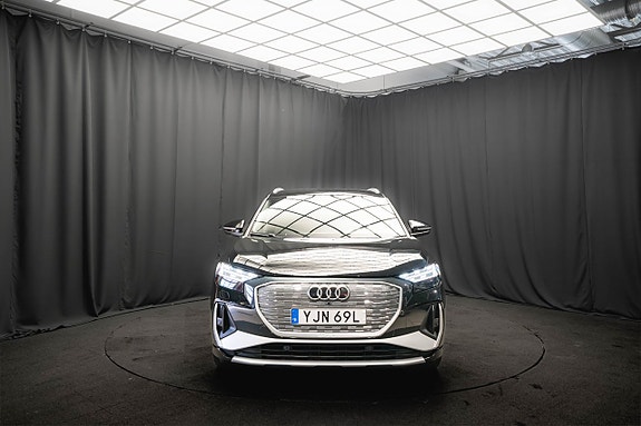 Audi Q4 e-tron 4 of 23