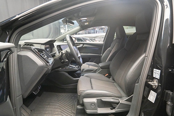 Audi Q4 e-tron 15 of 23