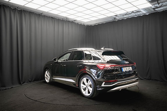 Audi Q4 e-tron 9 of 23