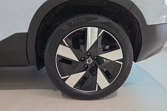 Volvo XC40 30 of 30