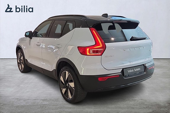 Volvo XC40 3 of 30