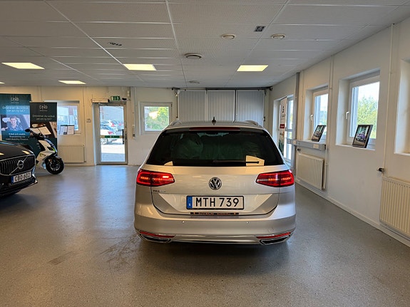Volkswagen Passat 9 of 30