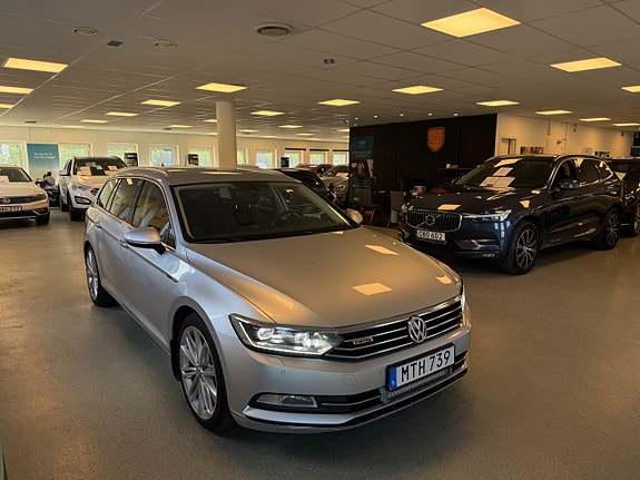 Volkswagen Passat 3 of 30