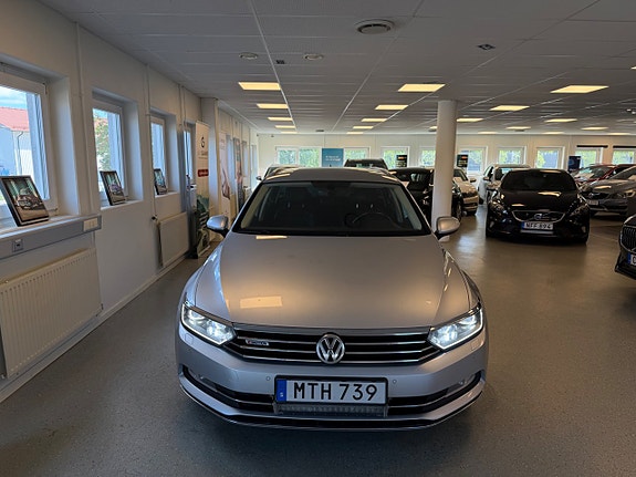 Volkswagen Passat 4 of 30