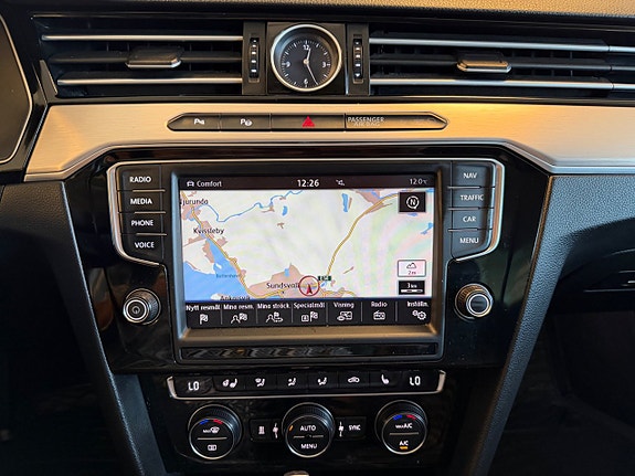 Volkswagen Passat 27 of 30