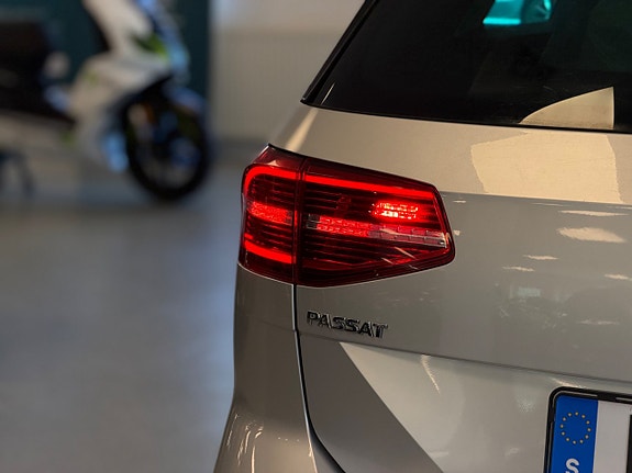 Volkswagen Passat 14 of 30