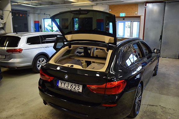 BMW 520d 16 of 19