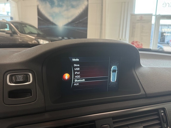 Volvo XC70 15 of 19