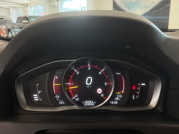 Volvo XC70 16 of 19