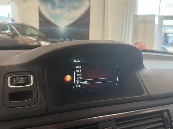 Volvo XC70 14 of 19