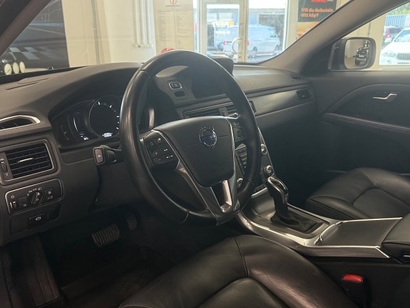 Volvo XC70 8 of 19