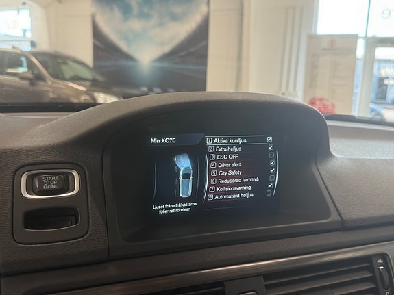 Volvo XC70 13 of 19