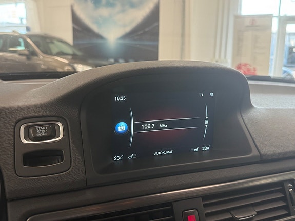 Volvo XC70 11 of 19