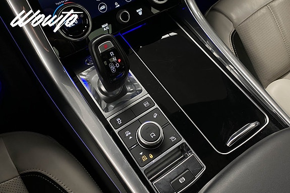 Land Rover Range Rover Sport 17 of 25