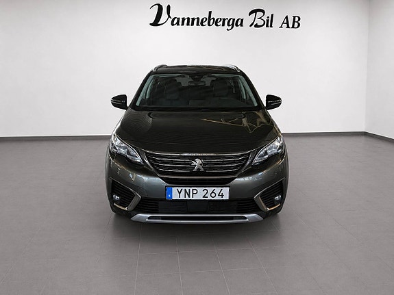 Peugeot 5008 2 of 6