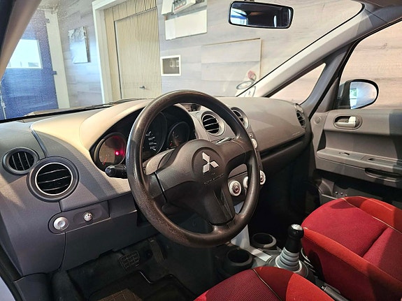 Mitsubishi Colt 4 of 14