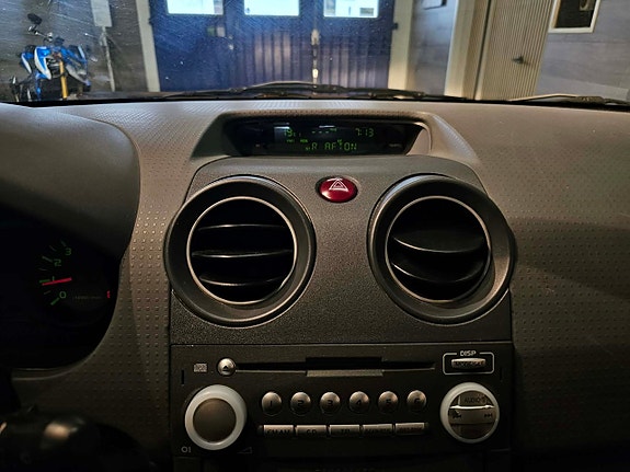 Mitsubishi Colt 10 of 14
