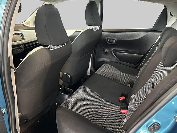 Toyota Yaris 10 of 18
