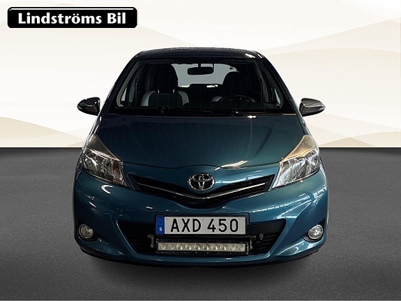 Toyota Yaris 8 of 18