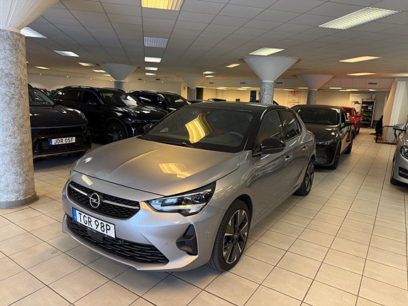 Opel Corsa 2 of 17