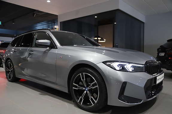 BMW 330e 3 of 11