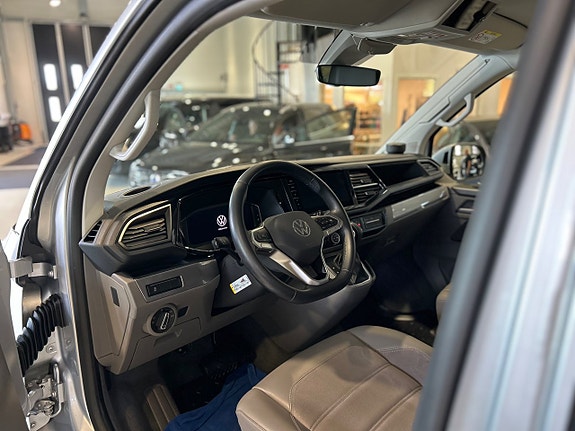 Volkswagen California 5 of 30