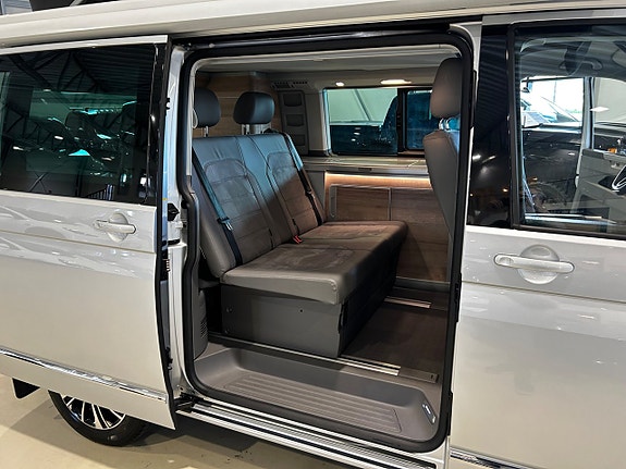 Volkswagen California 19 of 30