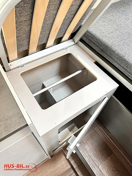 Pössl Summit 640 Shine / Nordic Edition / 180hk / Litium / Solpanel 9 of 25