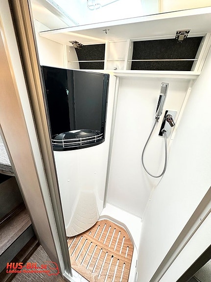 Pössl Summit 640 Shine / Nordic Edition / 180hk / Litium / Solpanel 13 of 25