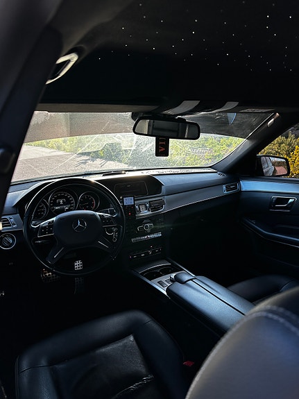 Mercedes-Benz E220 7 of 7