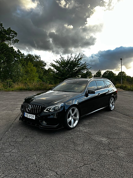 Mercedes-Benz E220 5 of 7