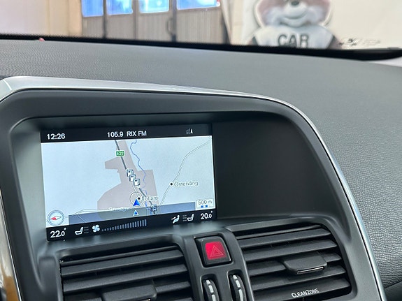Volvo XC60 17 of 21