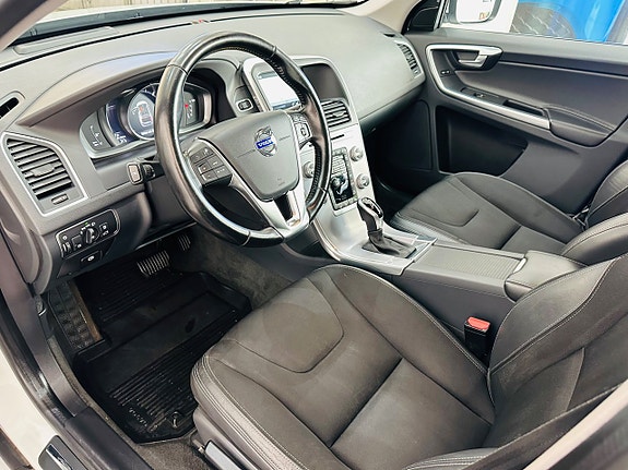 Volvo XC60 9 of 21