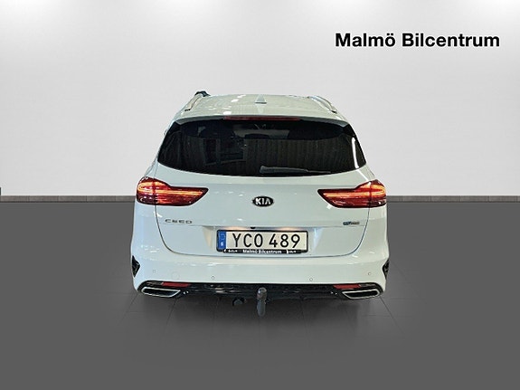 Kia Ceed 2 of 19